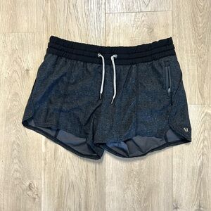 Black Vuori Shorts size Small